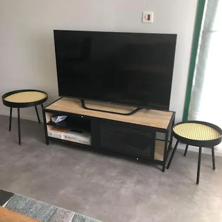 Appartement Superbe En Plein Centre Ville. *